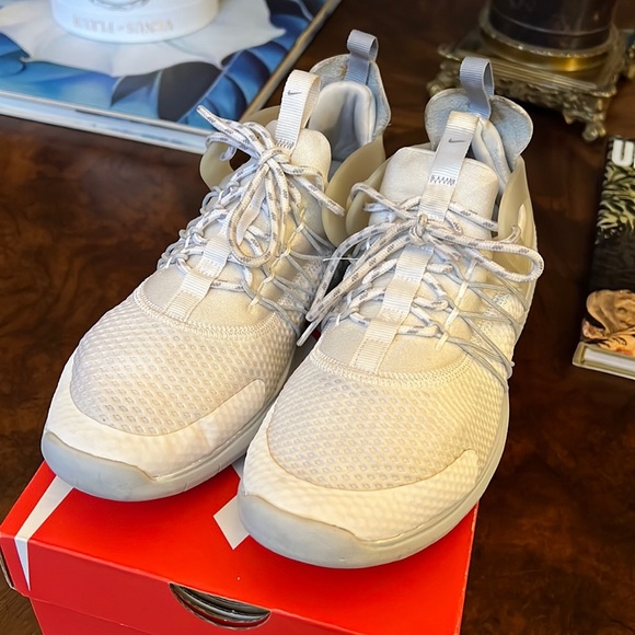 Nike Free Viritous Running Shoes. Size 7.5 - Picture 2 of 7